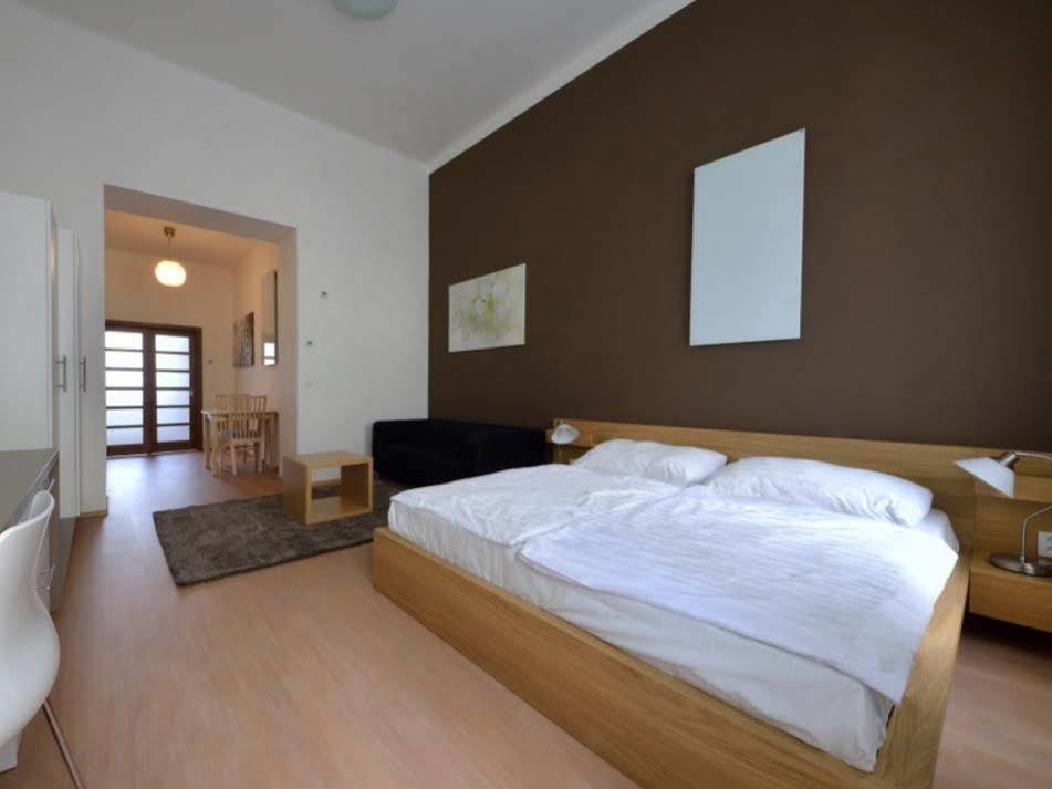 Downtown Suites Chlumova Praga Exterior foto